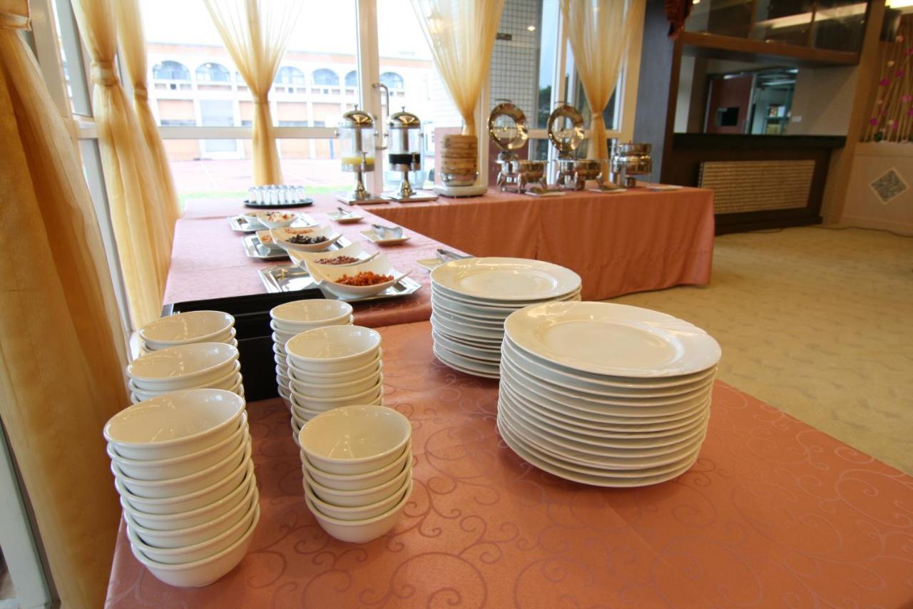 East Coast Sea View Hotel Chenggong Exteriör bild